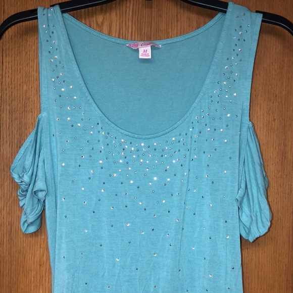 Open shoulder shirt - Picture 2 of 4